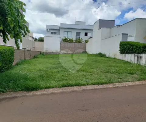 Terreno à venda na Rua Três, 1, Residencial Village Damha, Araraquara