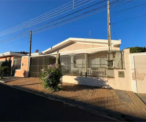 Casa com 3 quartos à venda na Rua Sebastião Conte, 328, Parque Fehr, São Carlos
