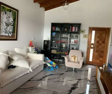 Casa a venda condomínio águas de são pedro em mairiporã.