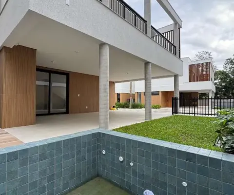 Casa em condomínio fechado com 3 quartos à venda na Rodovia Haroldo Soares Glavan, --, Cacupé, Florianópolis