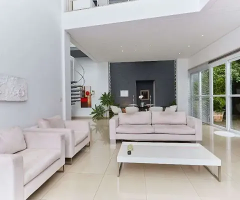 Casa com 2 quartos para alugar na Rua Vitório Sbalqueiro, 680, Vista Alegre, Curitiba
