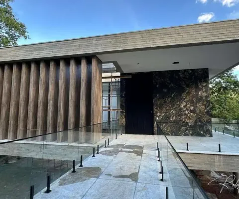 Casa de alto padrão com 6 suítes e lazer completo no aldeia do vale