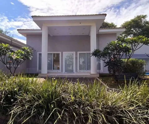 Casa térrea à venda no aldeia do vale com 4 suítes, vista para mata e lago e lazer completo
