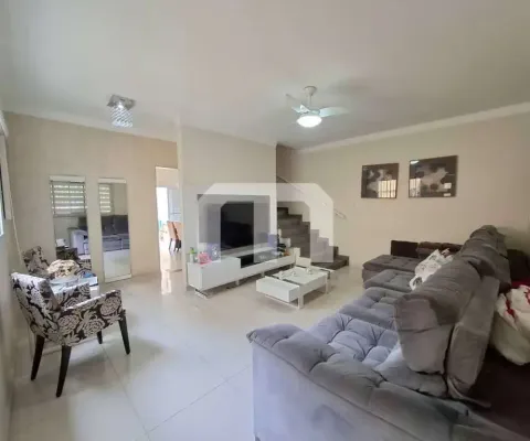Excelente sobrado comercial para locação com 153 m², ambientes planos, quintal e 2 vagas