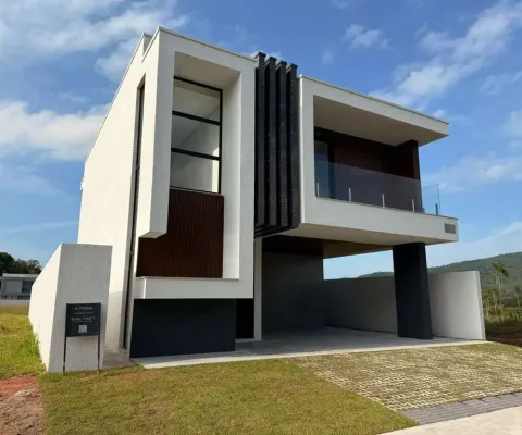 Casa em condomínio fechado com 3 quartos à venda na Avenida Governador Celso Ramos, 18, Jardim Dourado, Porto Belo