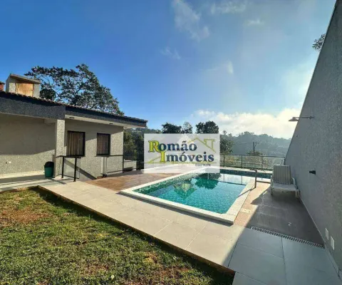 Terreno com 2 lindas casas com excelente acabamento e área gourmet com piscinas e churrasqueiras, excelente opção de imóvel para sua familia.