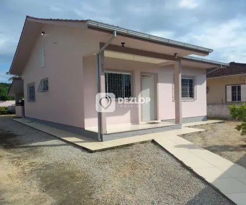 Casa à venda em rio caveiras, biguaçu - sc | terreno espaçoso