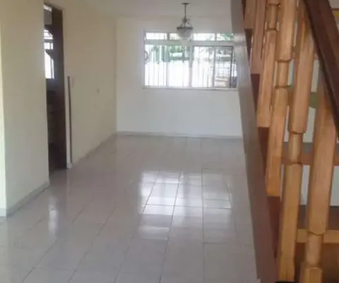 Casa com 3 quartos à venda na Rua Embu, Vila Martins, Carapicuíba
