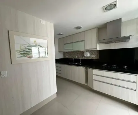 Lindo apartamento totalmente reformado para venda - 3 dormitórios, sendo 1 suíte, andar alto na vila adyanna.