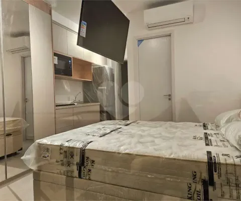 Totalmente mobiliado com ar condicionado, geladeira, cocktop, microondas, armários, cama, televisão