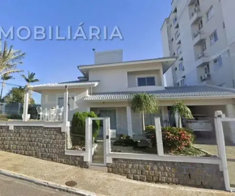 Casa residencial com 3 quartos  à venda, 240.89 m2 por r$2698000.00  - barreiros - sao jose/sc