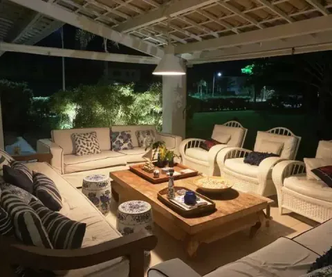 Casa triplex em condominio fechado com 7 suites 700m2