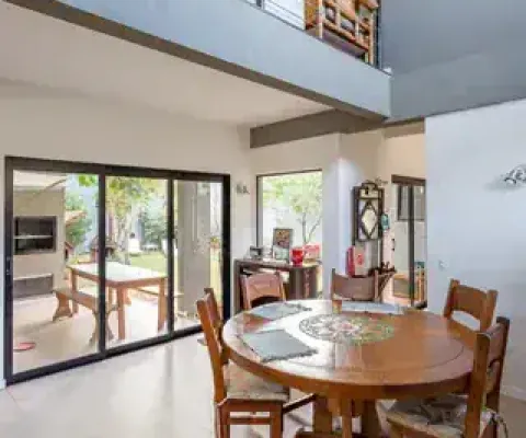 Amplo casa 4 dort. moderna, clara, arejada e aconchegante