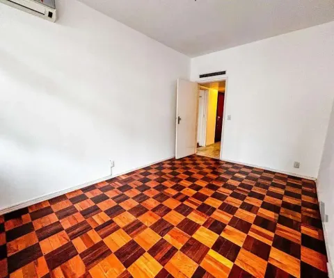 Apartamento com 3 quartos à venda na Rua Duque de Caxias, --, Centro Histórico, Porto Alegre