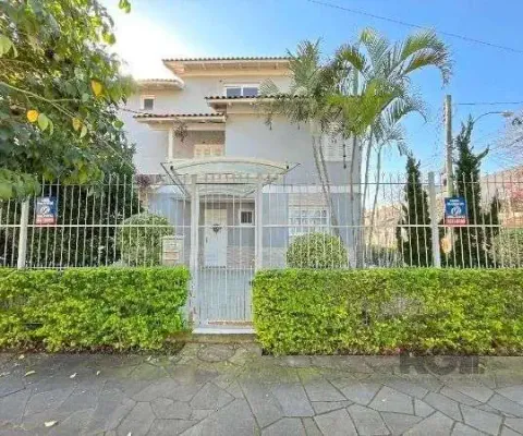 Casa em porto alegre, no bairro espírito santo, com 3 dormitório(s), e 3 banheiros, à venda.