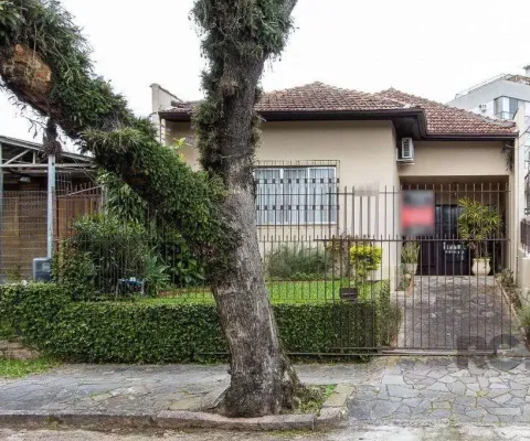 Casa térrea, 2 quartos, 2 vagas, edicula com 1 quarto e um banheiro - bairro tristeza