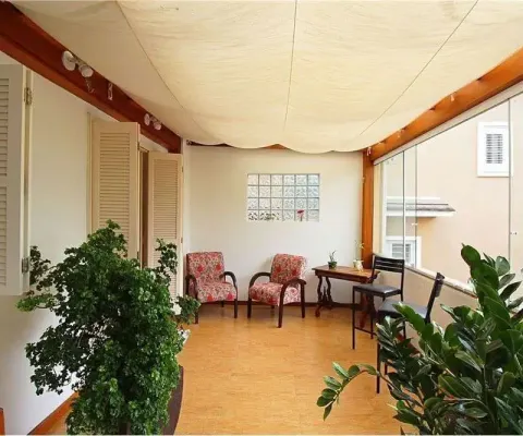 Casa com 3 quartos à venda na Rua Felizardo de Farias, --, Medianeira, Porto Alegre