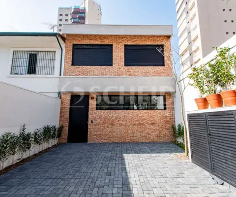 Casa de vila na vila olímpia  3 dormitórios, 2 vagas, quintal com churrasqueira
