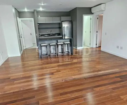 Apartamento semi mobiliado para locação no itaim bibi com 93m², 1 dormitório suíte e 2 vagas