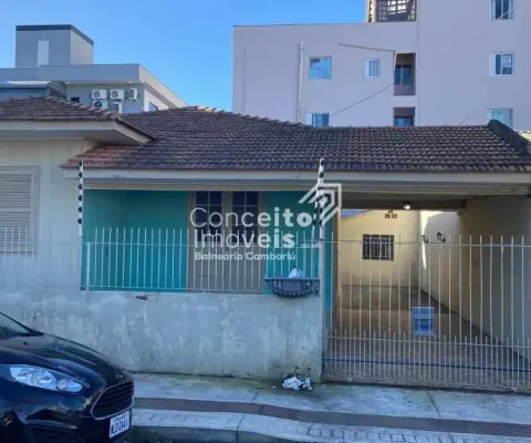 Casa para alugar na Rua Bulgária, 78, Nações, Balneário Camboriú