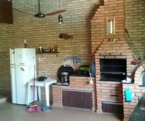 Chácara à venda 500m² com 3 suítes em campinas no recanto dos dourados.