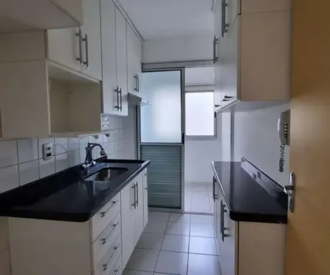 Apartamento à venda, três quartos, sala com sacada, 1 vaga de garagem, piqueri
