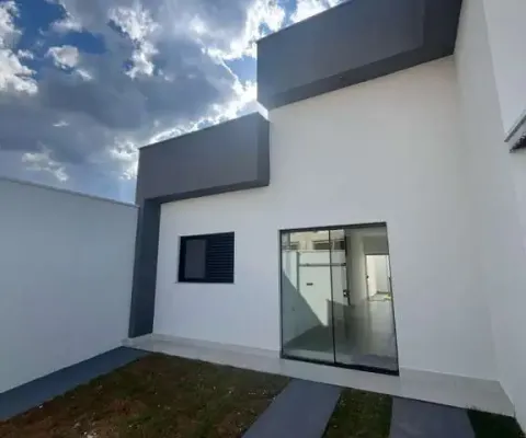 Casa à venda: 3 quartos, suíte, 2 vagas, churrasqueira e quintal no bairro verde vida em uberlândia.