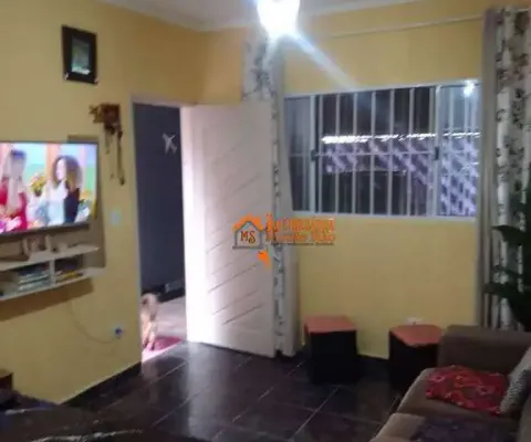 Casa a venda com 2 quartos, 1 suíte, área gourmet com piscina e 2 vagas de garagem - mongaguá/sp
