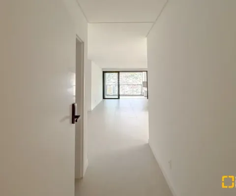 Apartamento com 03 quartos sendo 01 suíte 02 bwc localizado no centro de florianópolis sc.