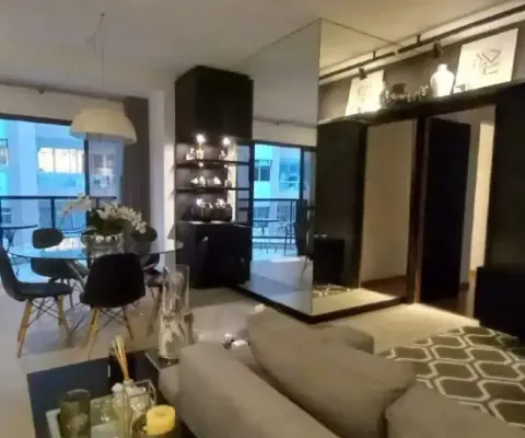 Apartamento à venda no centro com 04 quartos sendo 01 suíte e 04 bwc localizado em florianópolis sc.