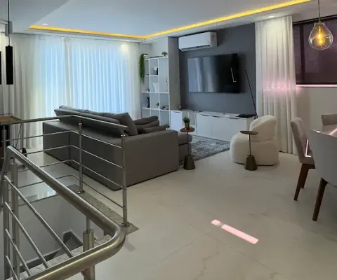 Cobertura poucos metros do mar no bairro ingleses com 3 dormitórios