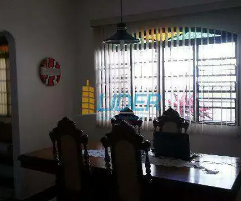 Casa à venda, 3 quartos, 1 suíte, 2 vagas, umuarama - uberlândia/mg