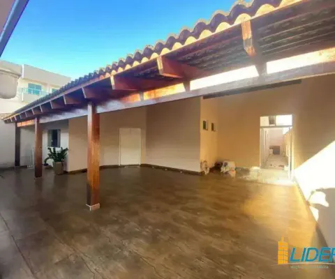 Casa à venda, 4 quartos, 3 suítes, 3 vagas, tubalina - uberlândia/mg