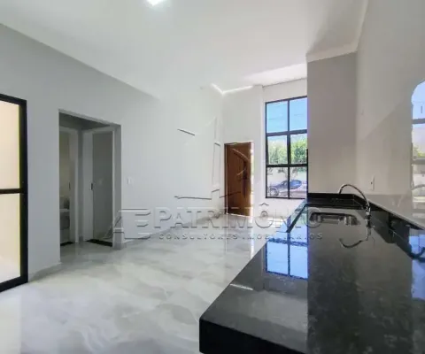 Casa no condomínio residencial jardim com 2 dormitórios, 1 sendo suíte