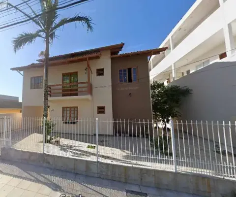 Casa com 4 quartos à venda na Rua Princesa Isabel, 330, Forquilhinhas, São José