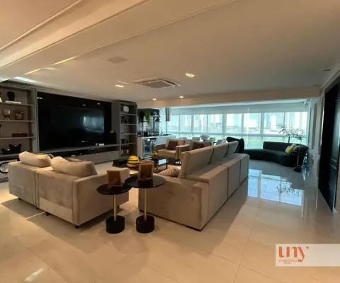 Apartamento com 254 m² e 3 suítes em prédio de luxo no bairro dos estados