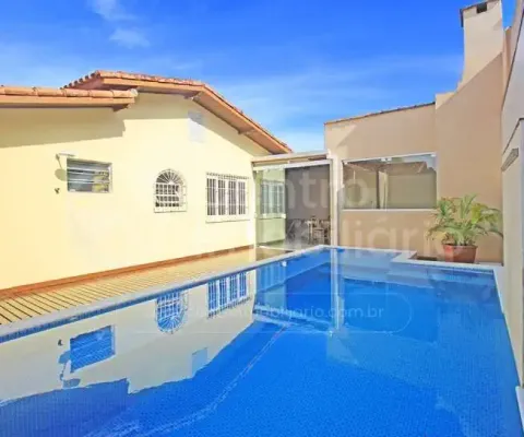 Casa à venda com piscina e 3 quartos em peruíbe, no bairro stella maris