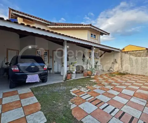 Casa à venda com 4 quartos em peruíbe, no bairro maria h novaes