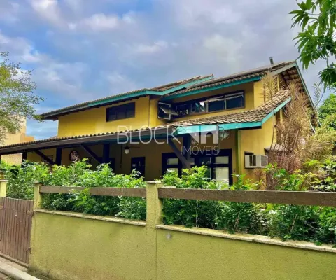 Vargem grande | casa de condomínio 4 quartos, sendo 4 suites