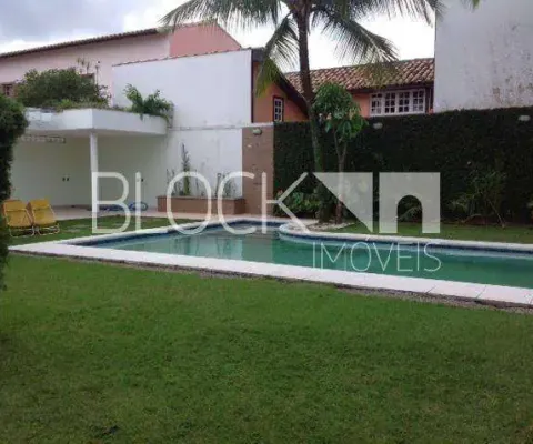 Barra da tijuca | casa de condomínio 4 quartos, sendo 1 suite