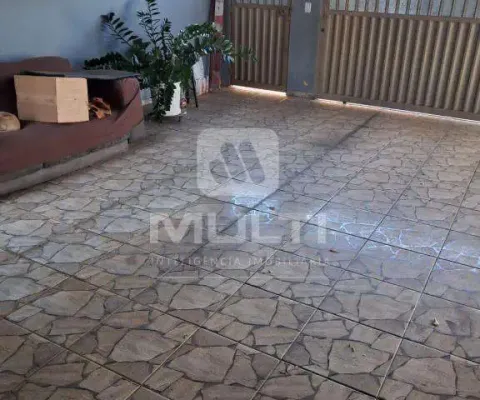Casa com 3 quartos à venda no Planalto, Uberlândia 