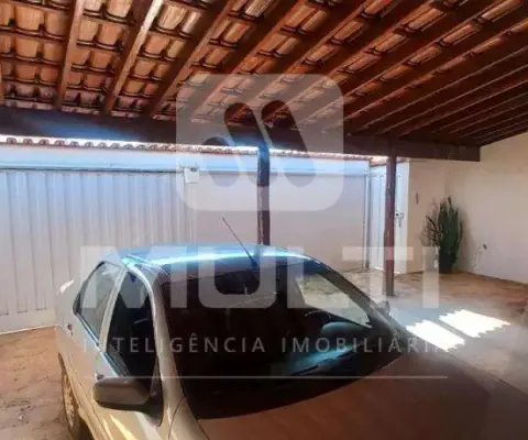 Casa com 3 quartos à venda no Jardim Finotti, Uberlândia 