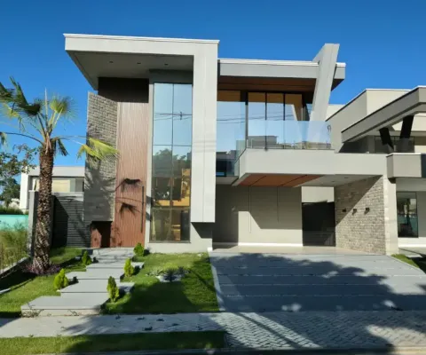 Casa duplex de alto padrão no cidade alpha com 274m² piscina e deck privativos além de 4 amplas suítes.