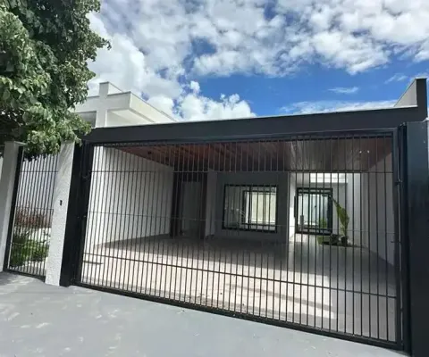 Casa com 1 quarto à venda na Rua Laurentino Evangelista do Prado, 82, Parque Avenida, Maringá