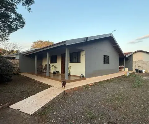 Casa com 3 quartos à venda na Rua Pioneiro Geraldo Portela, 319, Conjunto Habitacional Requião, Maringá