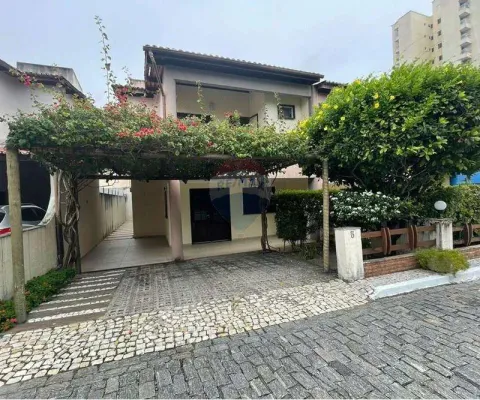 Casa no condomínio alessandria, 144m², 3 suítes, deck com piscina