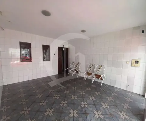 Excelente casa de médio padrão a venda no bairro siqueira campos, lado sombra predominante.