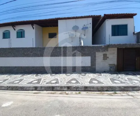 Excelente casa de alto padrão a venda no bairro atalaia, lado sombra predominante.