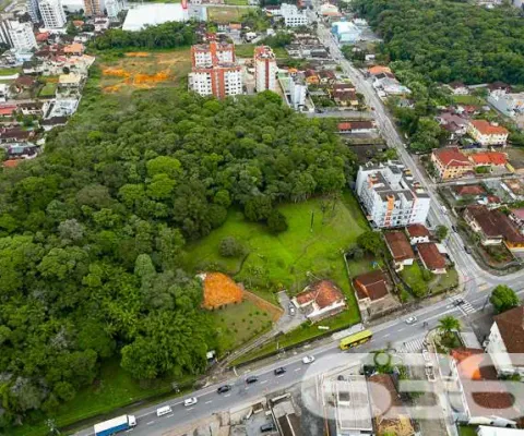 Terreno à venda na Rua Tenente Antônio João, 1923, Bom Retiro, Joinville