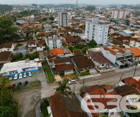 Casa com 5 quartos à venda na Voluntários da Patria, 154, Itaum, Joinville